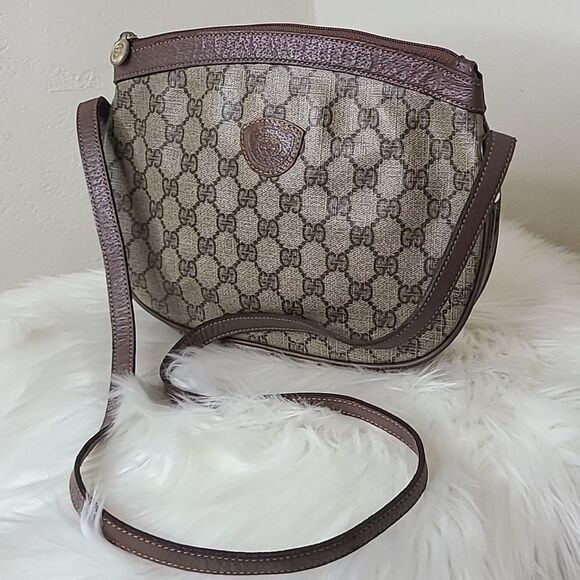 💯 Authentic Gucci Crossbody Bag 🍀 - Picture 1 of 15